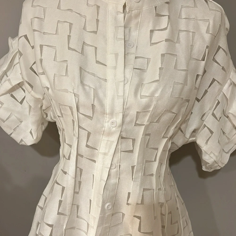 Beautifully made Italian Blouse - semi sheer with amazing puff sleeves size M - Picture 3 of 5